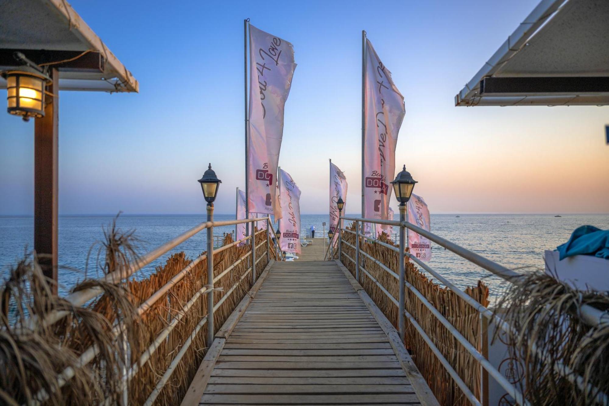 Beach Club Doganay Hotel Konaklı Екстериор снимка